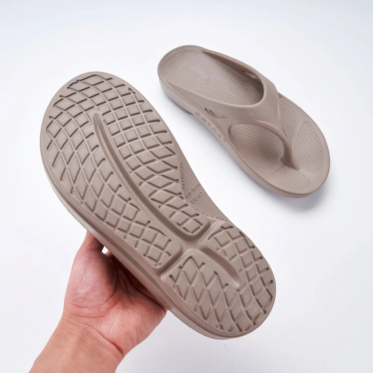 Tongs Décontractées à Plateforme Unisexe - Confortables et Stylées