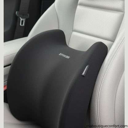 Coussin dorsal posé sur le siège voiture