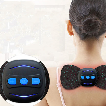 Femme effectuant une massage dorsal relaxant 