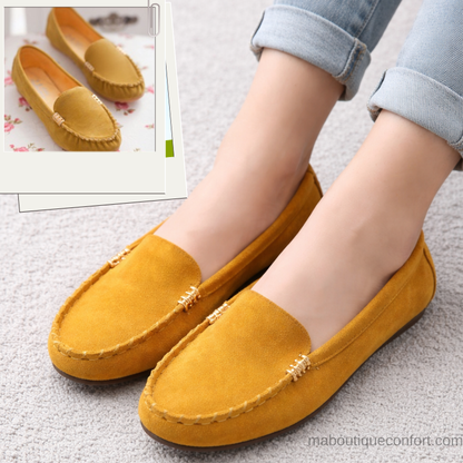 Femme portant les mocassins